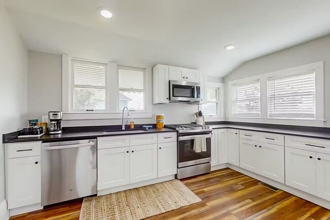 Photo - 208 N 9th St