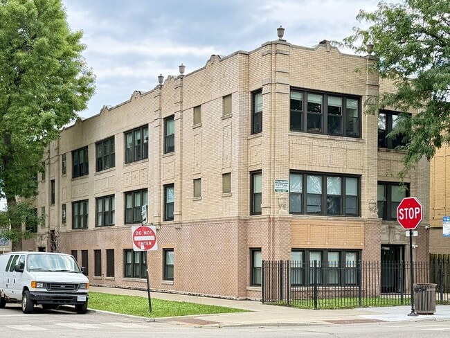 Building Photo - 3759 N Kimball Ave Unit 6H