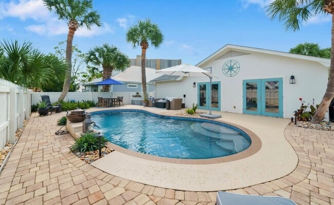 Building Photo - 613 W Caladium Cir