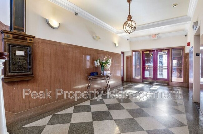 Photo - 212 E Clay St