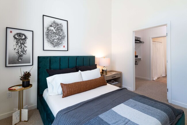 Photo - Eleanor H16 Apartments