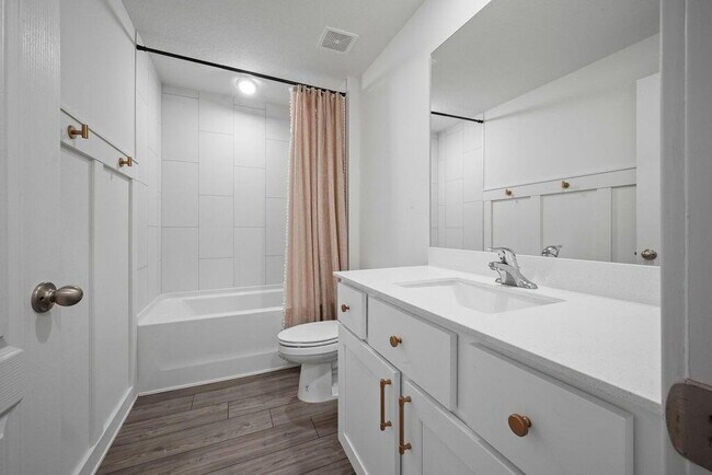 Photo - 414 SW Dahled Ave