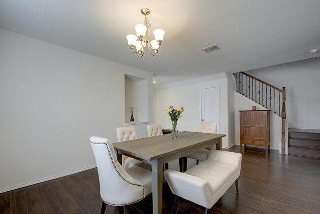 Photo - 900 Oatmeal Drive