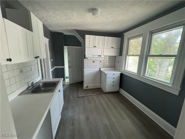 Photo - 2048 W 95th St