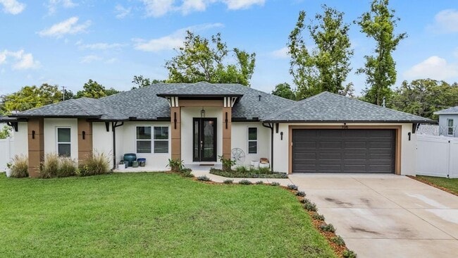 Photo - 106 1st Ave NE