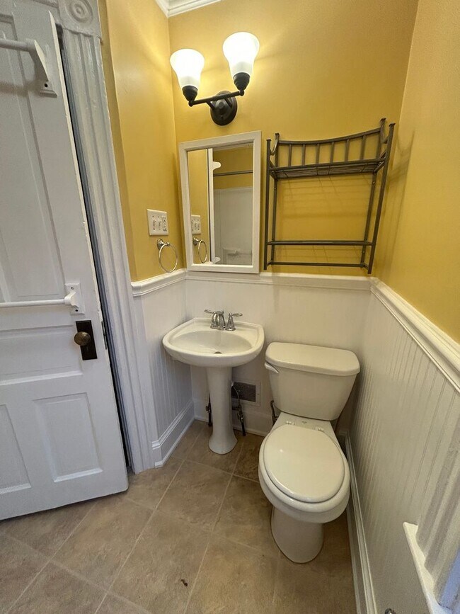 Photo - 556 N Plum St Unit Apt 2