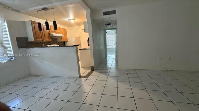 Photo - 2138 SW 6th St Unit 102