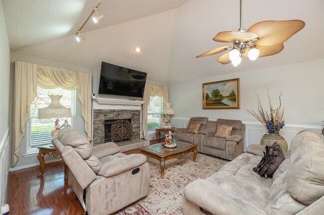 Photo - 8102 Tall Firs Ln
