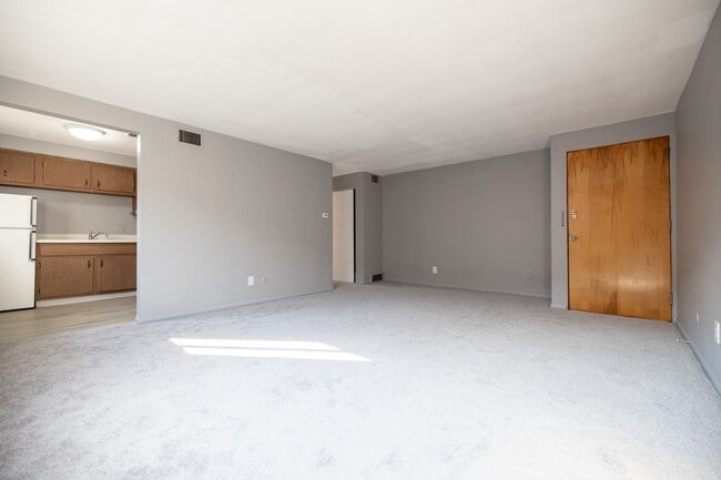 Photo - Broadway Manor Apartments