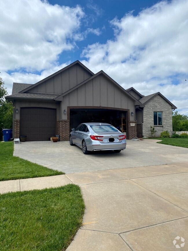 Building Photo - 2225 E Birchwood Ct Rental