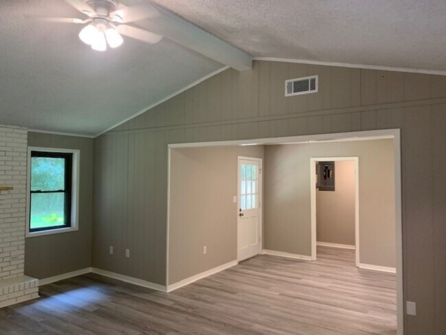 Photo - Renovated 3 Bedroom 2 Bath Home for Rent!!