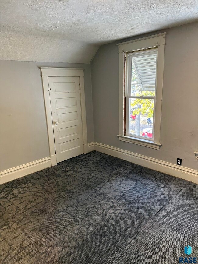 Photo - 714 S 1st Ave Unidad B