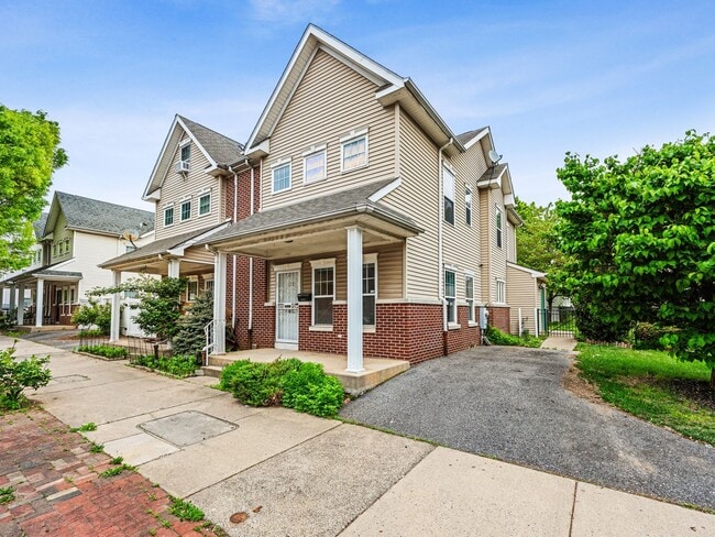 Building Photo - ??? MODERN 3BD & 1.5BATH HOUSE WALKING DISTANCE TO TEMPLE UNIVERSITY!!! ???