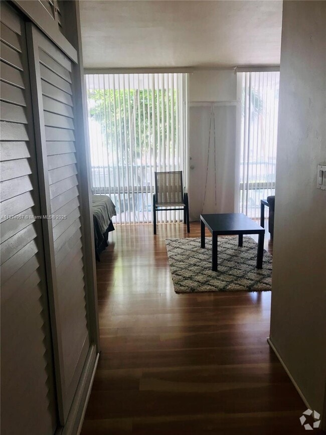 Building Photo - 1408 Brickell Bay Dr Unit 216 Rental