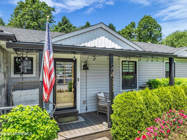 Building Photo - 2411 Fairview Dr