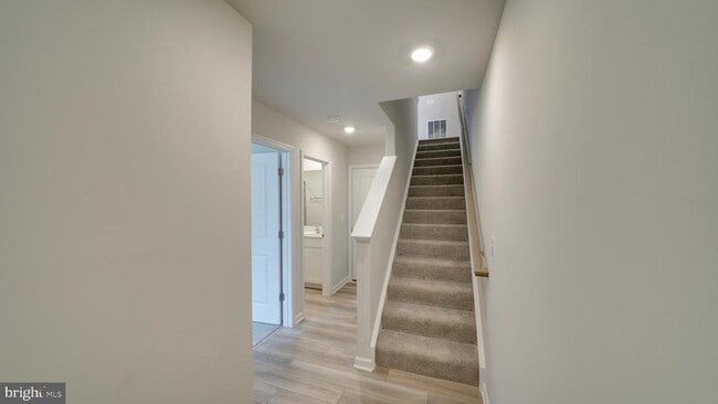 Building Photo - 298 Watercourse Dr