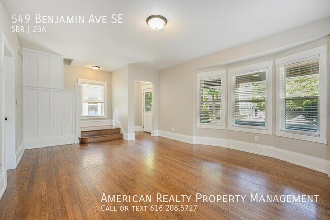 Photo - 549 Benjamin Ave SE