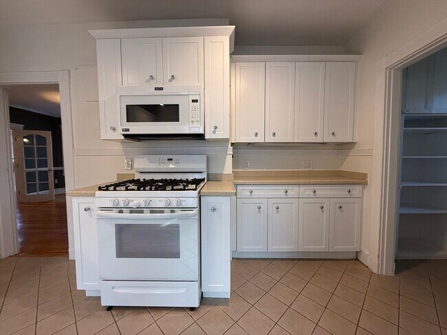 Photo - 10 Grovenor Rd Unit 2