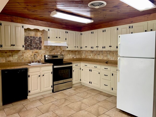 119 Nottingham Dr