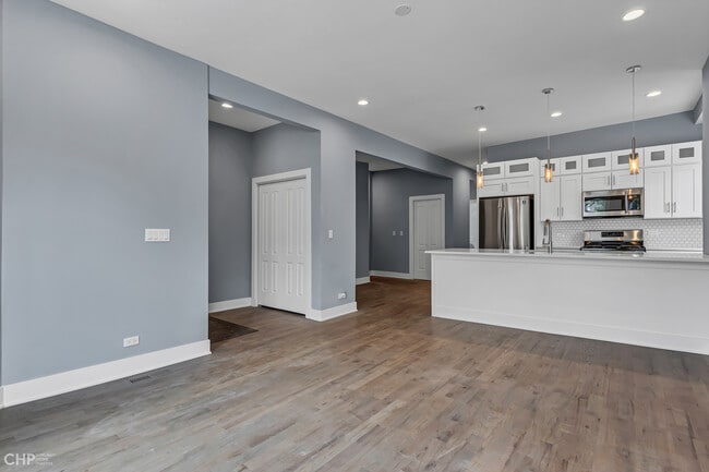 Photo - 6439 S Maryland Ave Unit 3