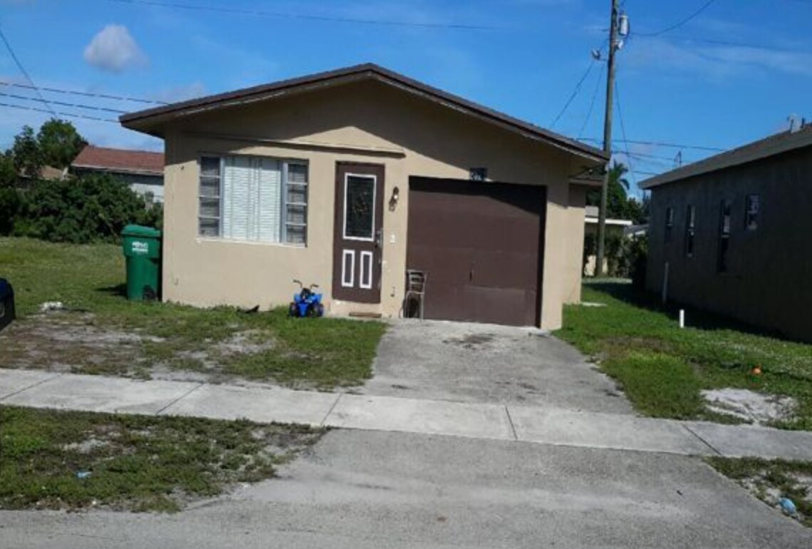 Photo - 2521 NW 15th Ct