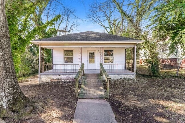 Photo - 2230 Greenway Ave NW