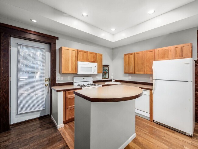 Photo - 1230 Indianola Ave