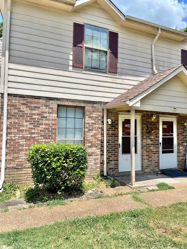 Photo - Renovated 1 Bedroom / 1 Bathroom in Madison! Pet friendly! A block from everything you need!