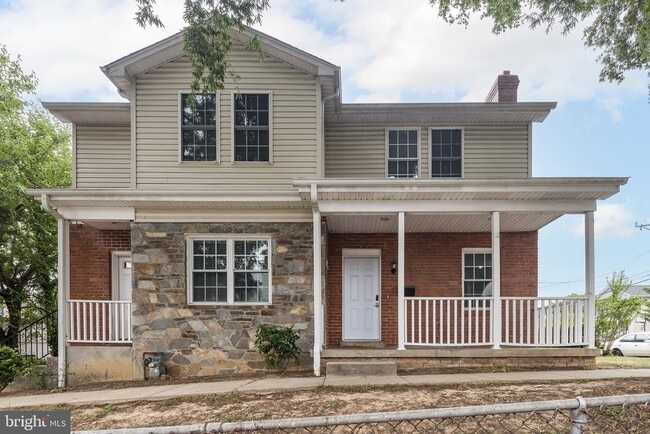 Building Photo - 1600 13th St S Rental