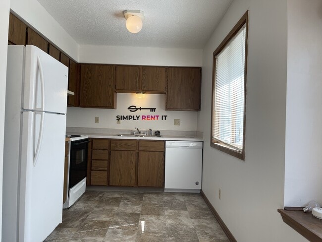 Photo - Huge 3 Bedroom Duplex in Ames, Aug 1st