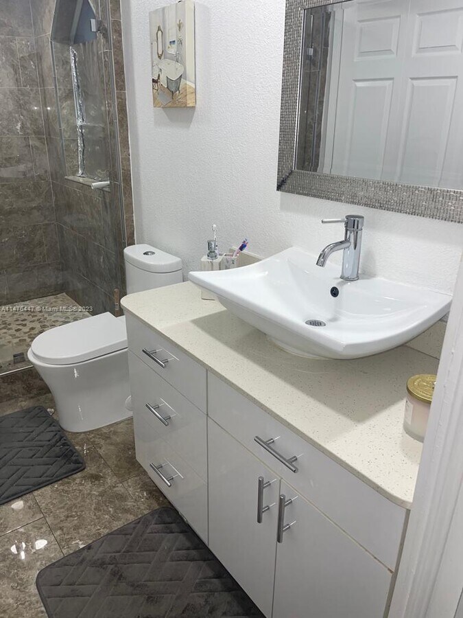 Photo - 1735 W 60th St Unit 201