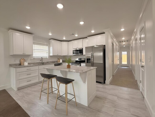 Photo - 1807 E Brookview Dr Unit B