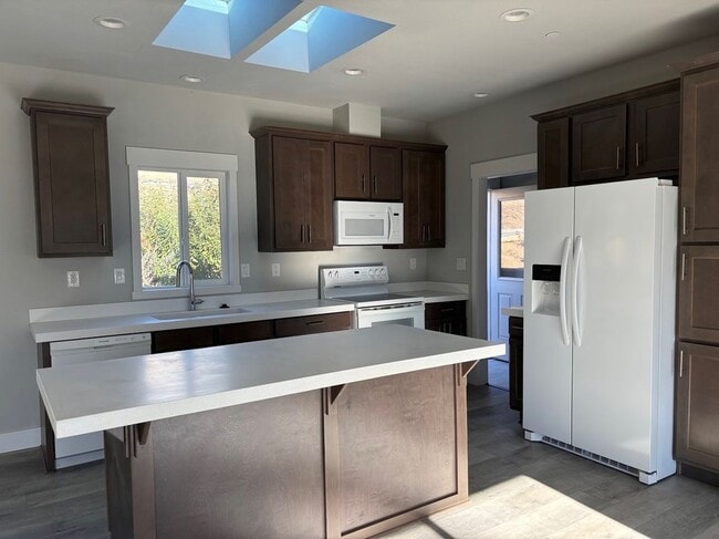 Photo - 297 Robles Dr