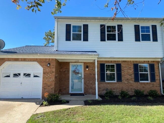 Building Photo - 1329 Pierside Ct