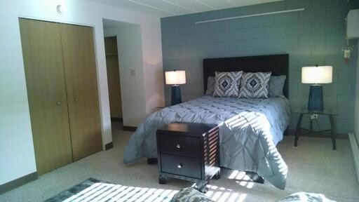 Primary Photo - 8th St. Flats & 500 North Block