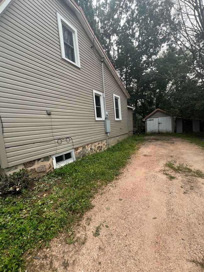 209 Pine St