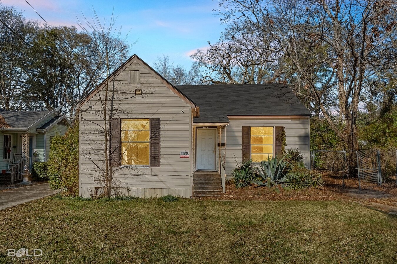 Photo - 2630 Emery St