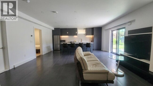 Photo - 3550 Quesnel Dr