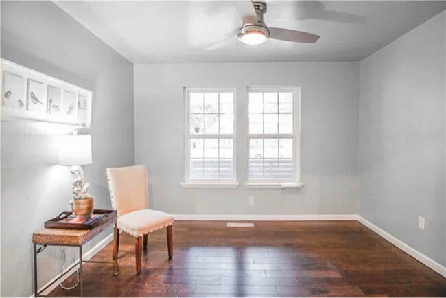 Photo - 9712 Essex Ct