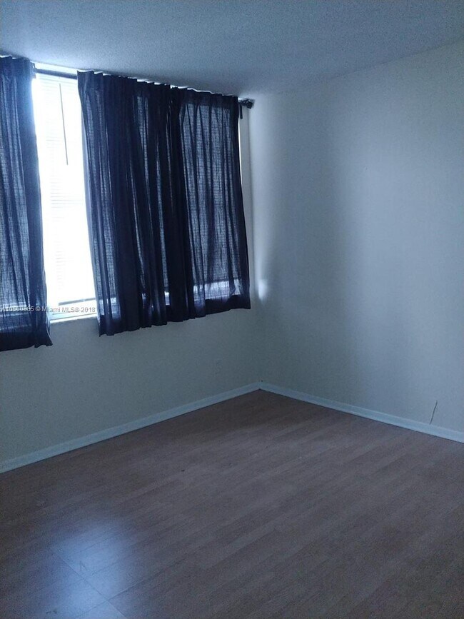 Photo - 16710 NE 9th Ave