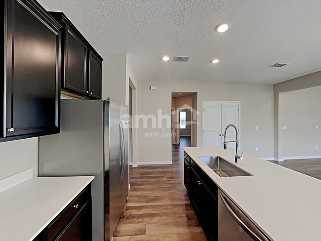 Photo - 245 Hemlock Pt