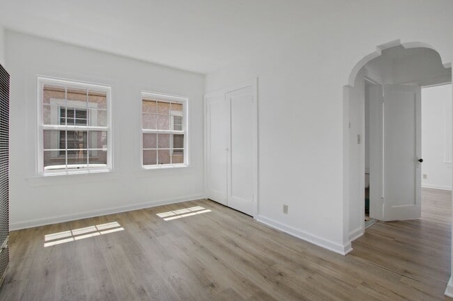Photo - Charming 1-Bedroom Apartment in a Quiet Du... Unidad 3034 1/2 Fairmount St.