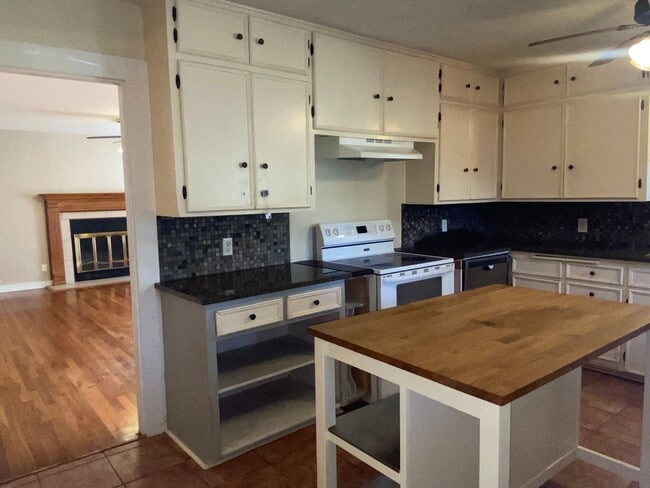 Photo - 3 BEDROOM, PLUS OFFICE, BELTON ISD