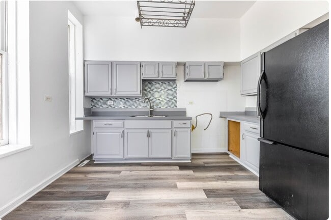 Building Photo - 901 W 19th St