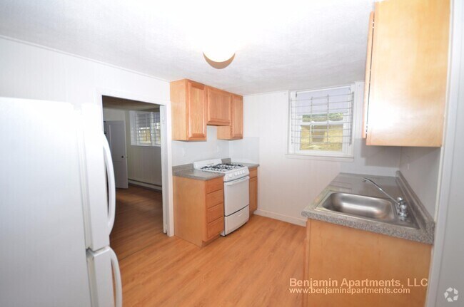 Building Photo - 120 Sutherland Rd Unit A Rental
