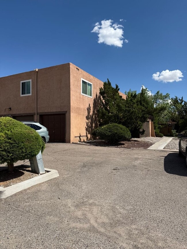 Building Photo - NE Heights Condo Spain/Wyoming
