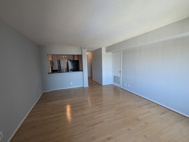 Photo - 900 N Stafford St Unidad 1802