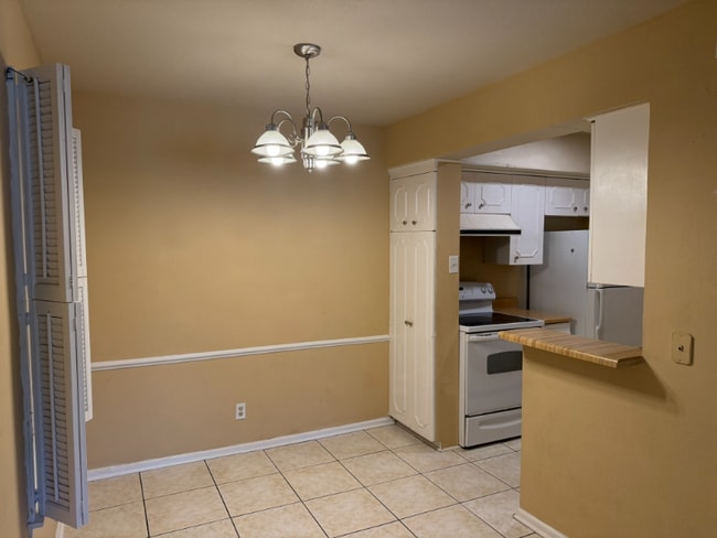 Photo - 170 De Chantle Rd Unit 205