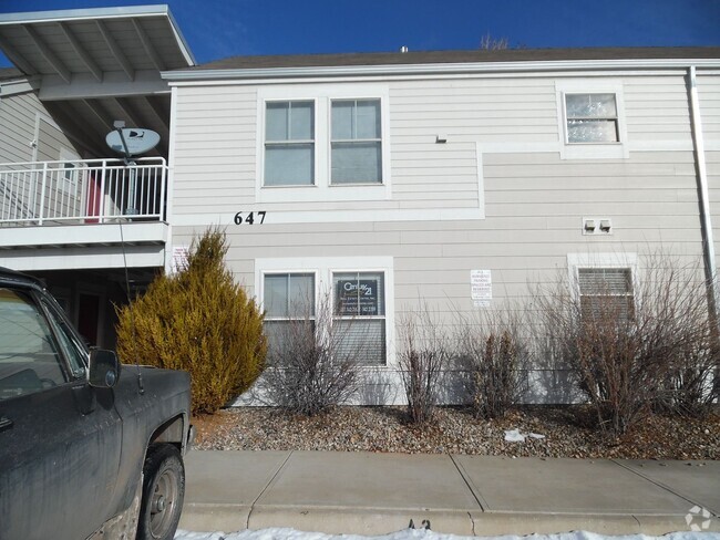 Building Photo - 647 Mitchell St Rental