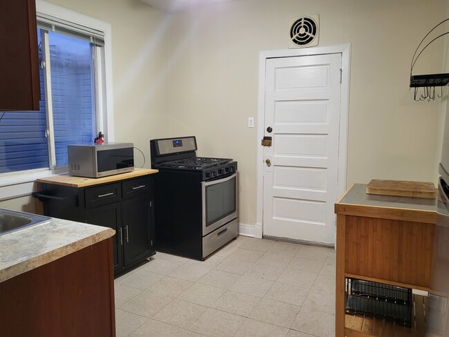 Photo - 4950 W Warwick Ave